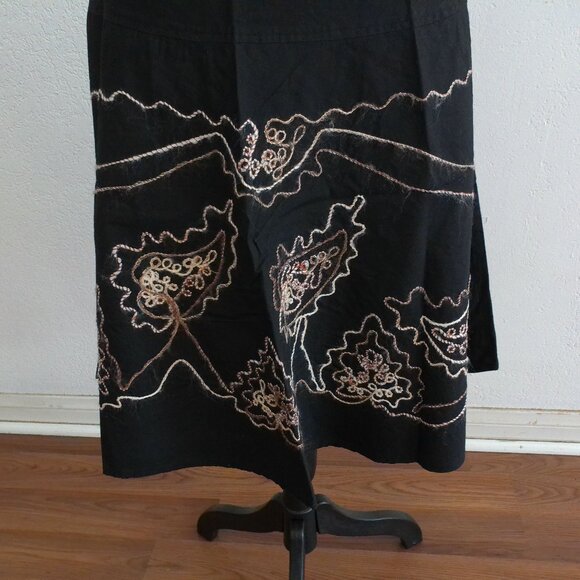 Dating, Black Midi Skirt, 100% cotton, with embroidery design. - Picture 5 of 10